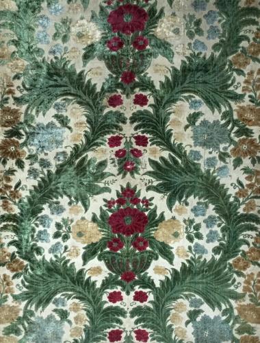Velours jardinière à décor floral, fin du 17e-début du 18e siècle, velours de soie